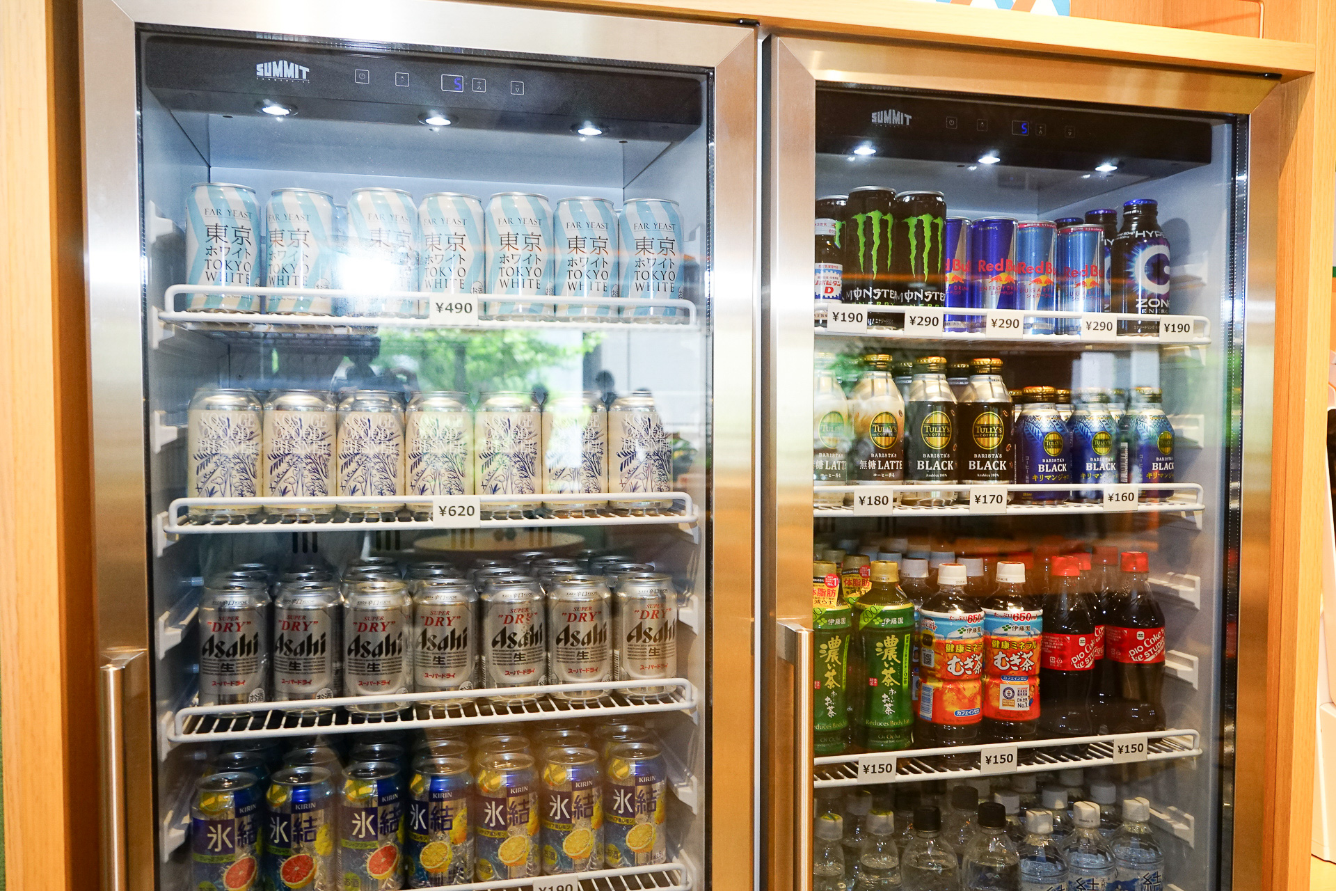 ドリンク類。アルコールも提供