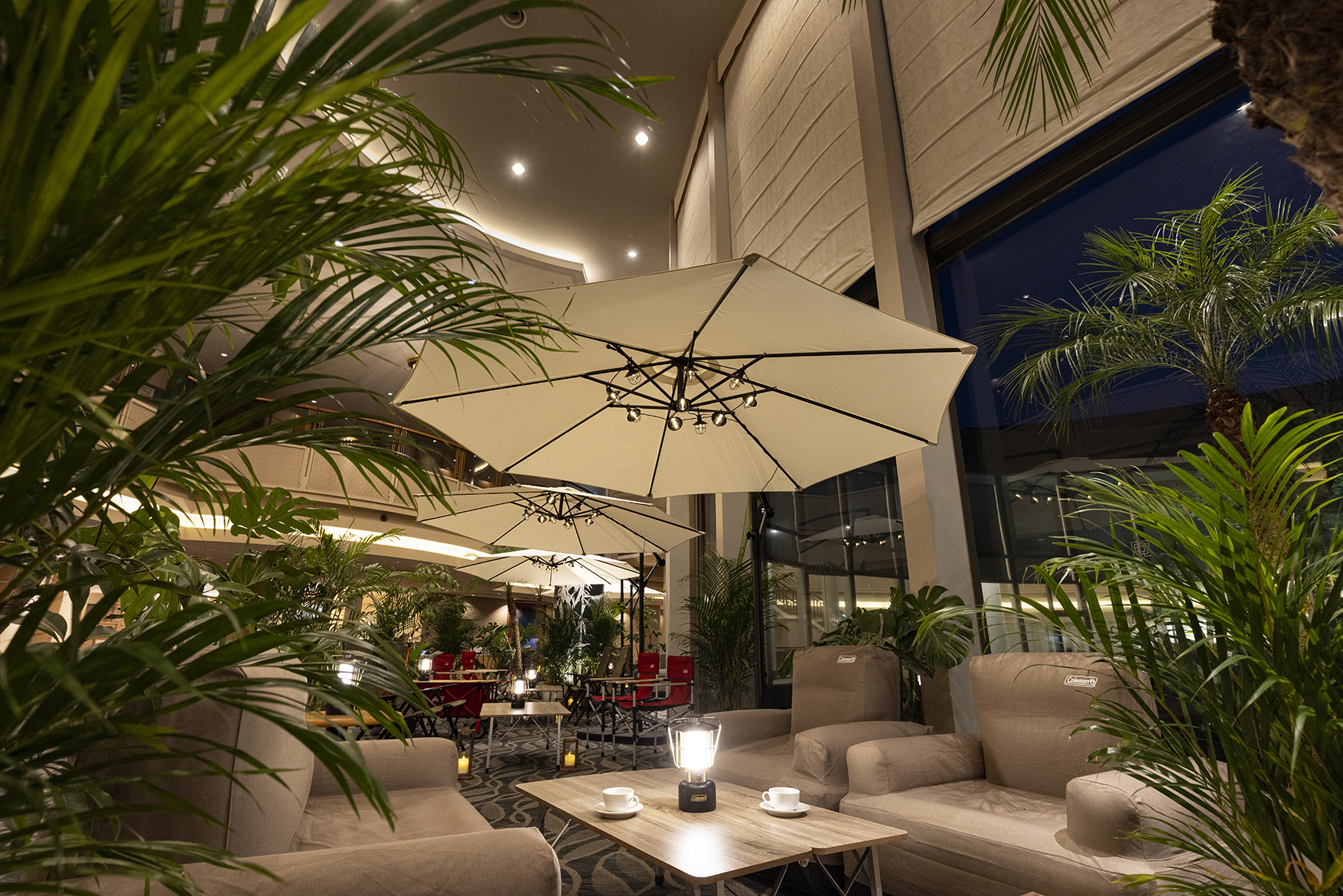 各日11時から21時30分まで営業（ラストオーダー21時）