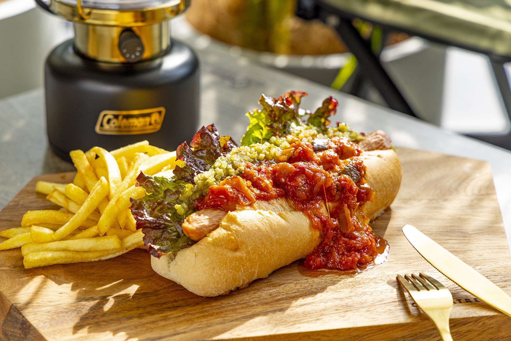 ホットドッグ 野菜とトマト（フライドポテト添え）