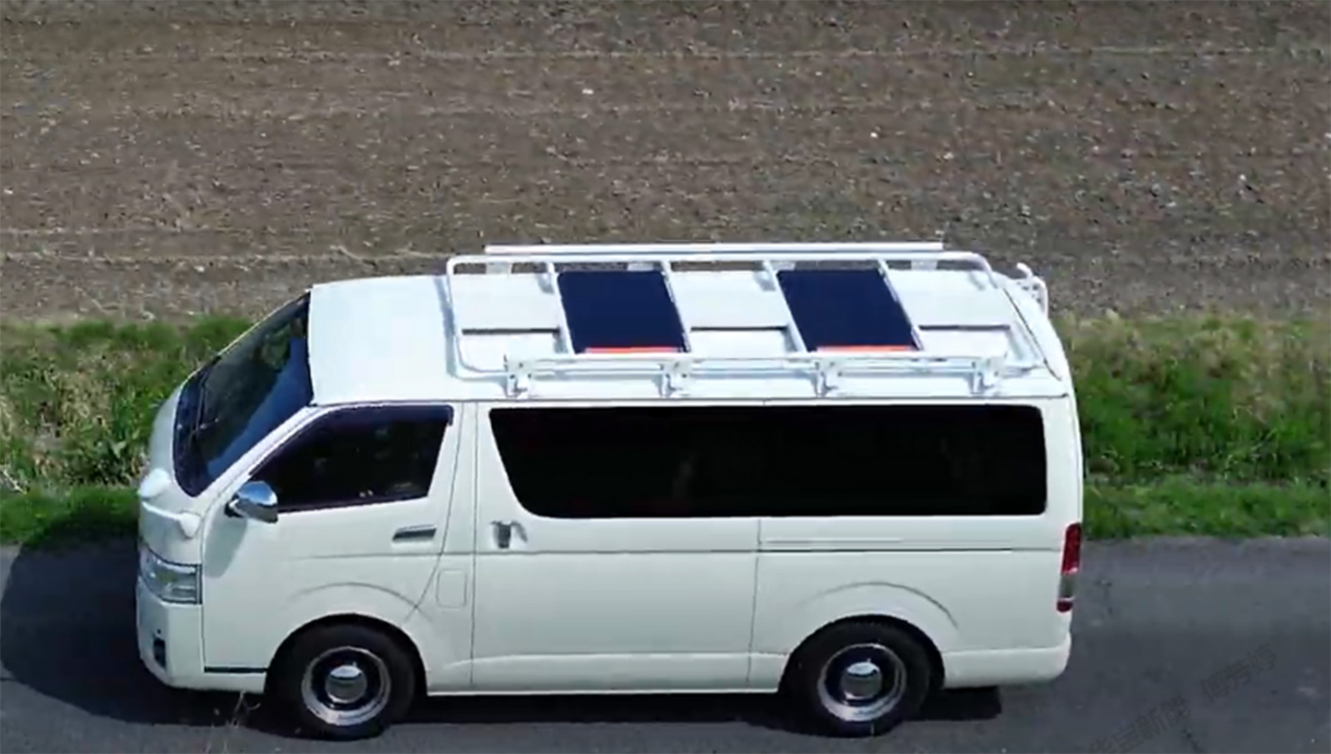 ルーフキャリアに取り付け可能