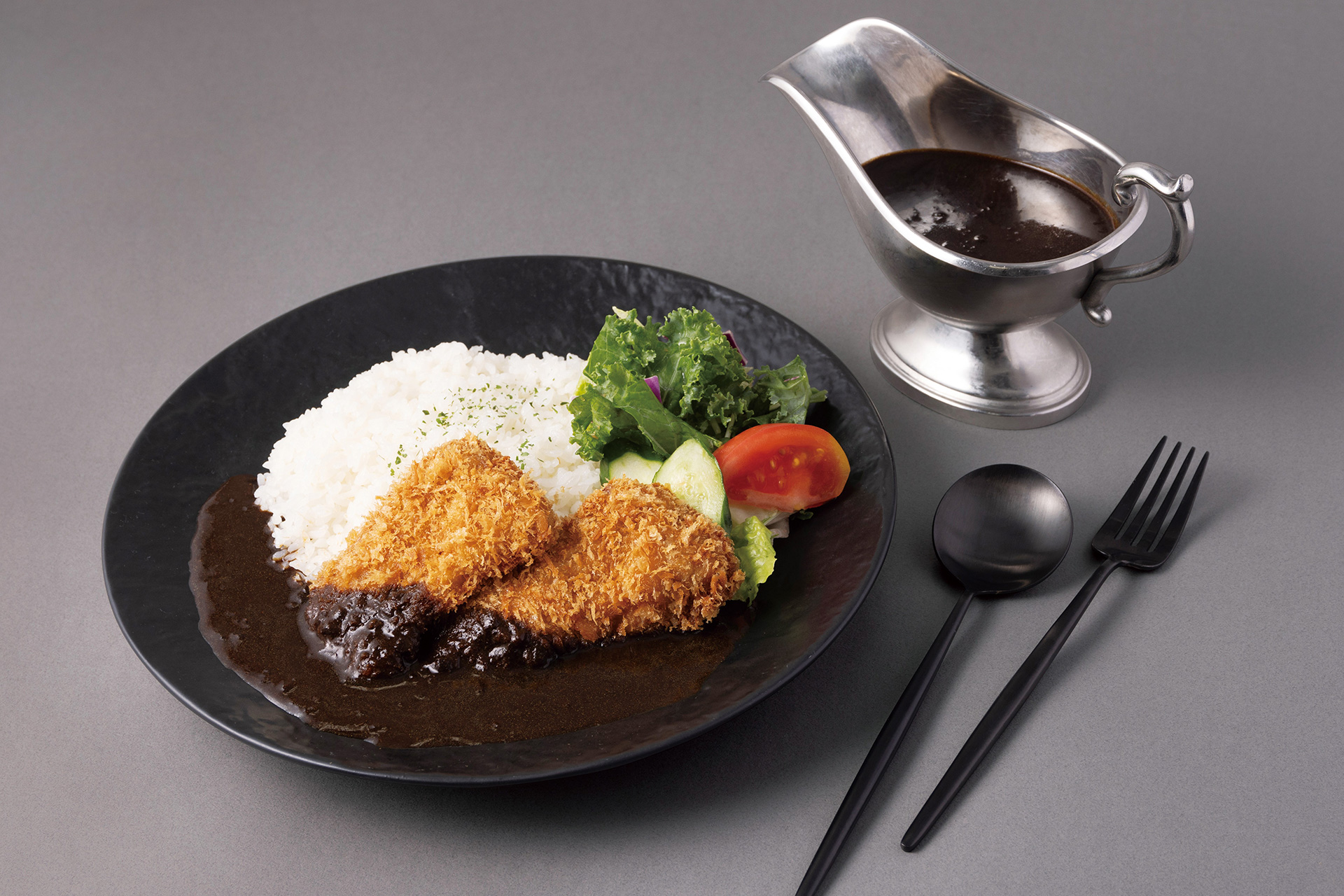 ヒレカツ黒カレー（1380円）