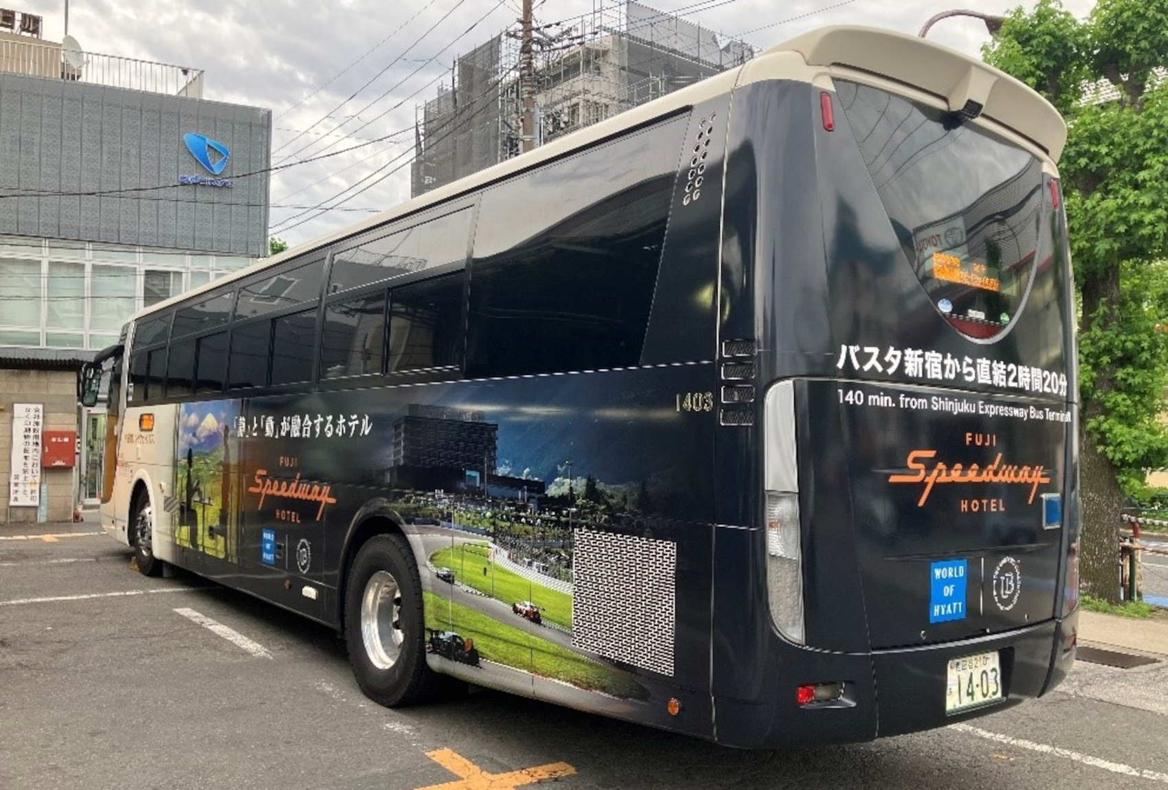 小田急ハイウェイバス箱根線、バスタ新宿～富士スピードウェイホテル直通のラッピング高速バスを運行