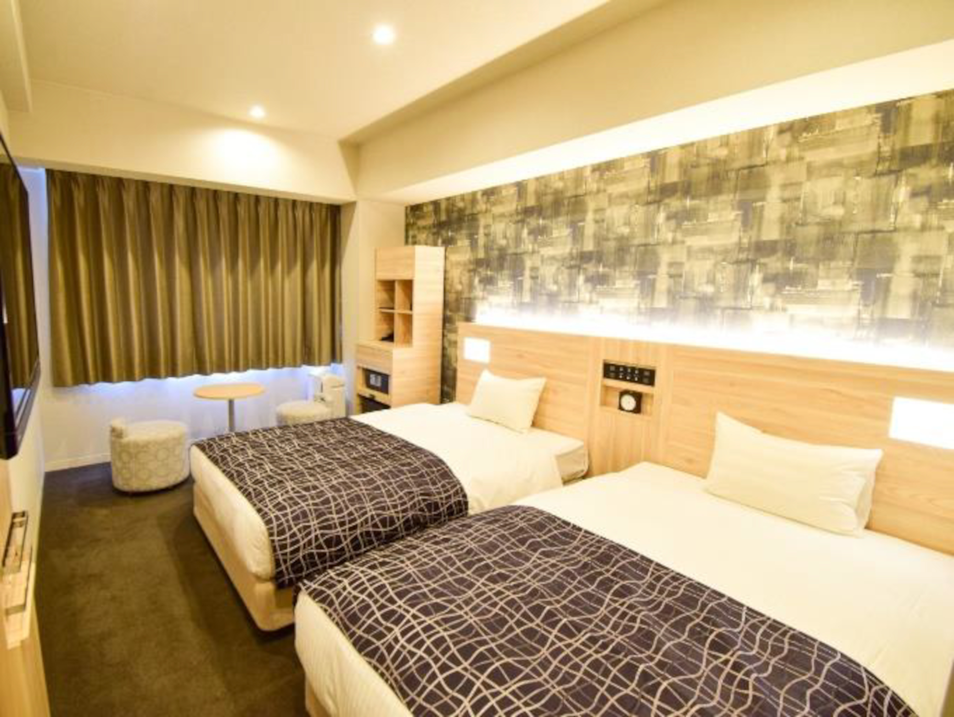 客室タイプはダブルルーム66室、ツインルーム56室（スタンダード14室、ラージ38室、露天風呂付き3室、ユニバーサル1室）