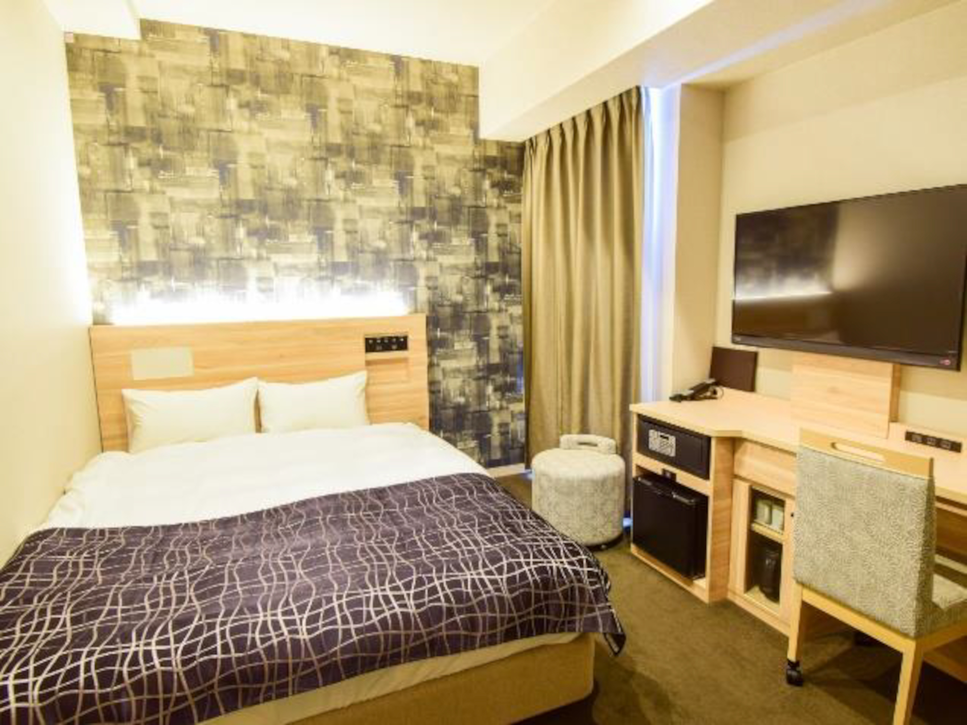 客室タイプはダブルルーム66室、ツインルーム56室（スタンダード14室、ラージ38室、露天風呂付き3室、ユニバーサル1室）