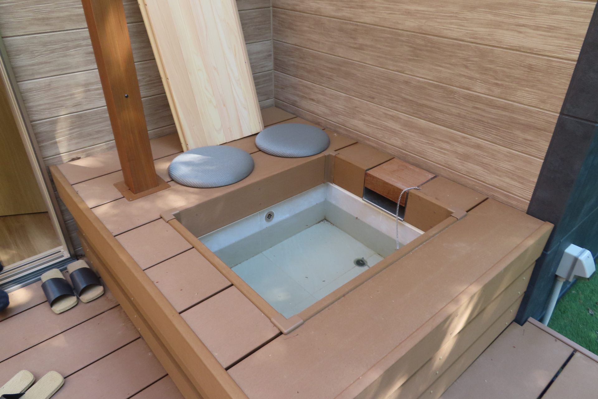 愛犬と一緒に入れる足湯