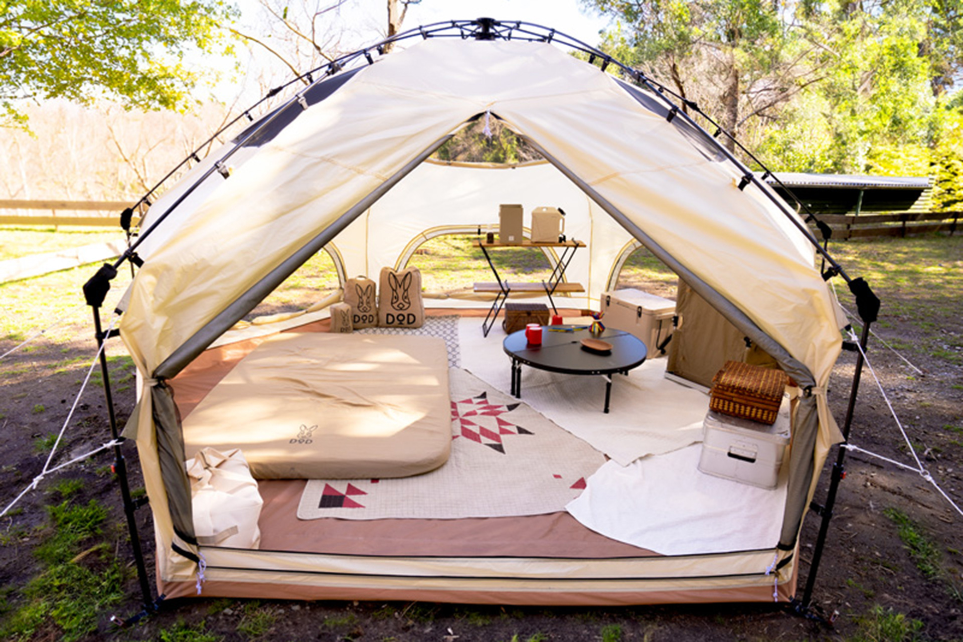 テント内のレイアウトの例