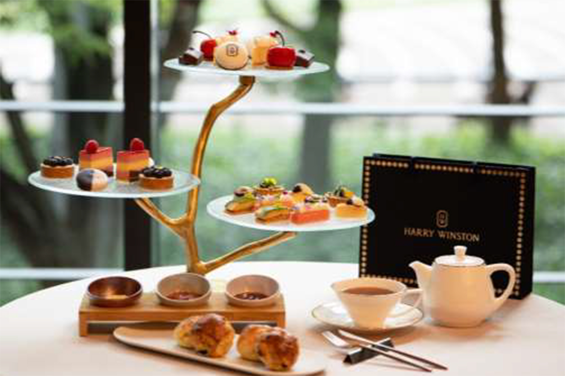 期間限定で「“HARRY WINSTON’s New York”アフタヌーンティー」を