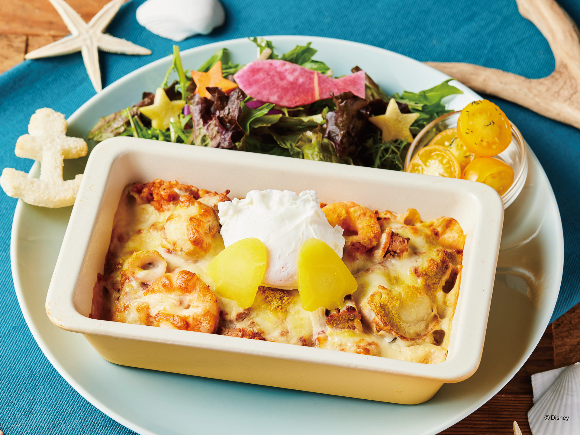 「あつあつ！シーフードドリアと真っ白ポーチドエッグ」（2090円）