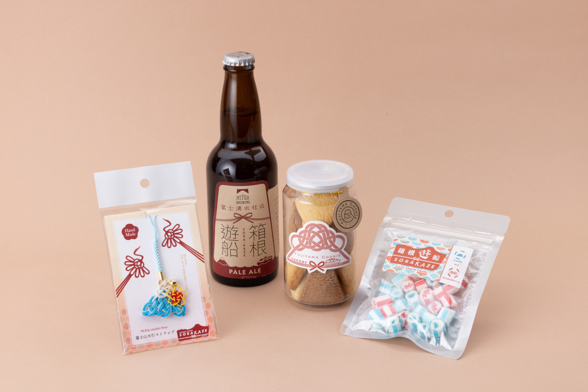 「箱根遊船オリジナルクラフトビール」などは大人にお勧め（写真提供：富士急行）