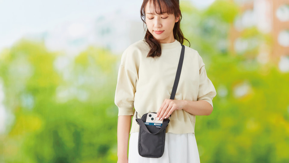 【新品未使用】ファミリア　レスポートサック　コラボレッスンバッグ ファミリア × レスポートサック第3弾が登場、日常に溶け込むクマ