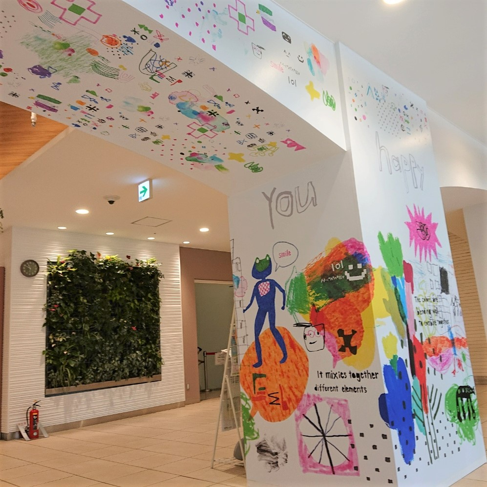 CBA氏がデザインを担当した1階エントランスおよび各階エレベーター扉