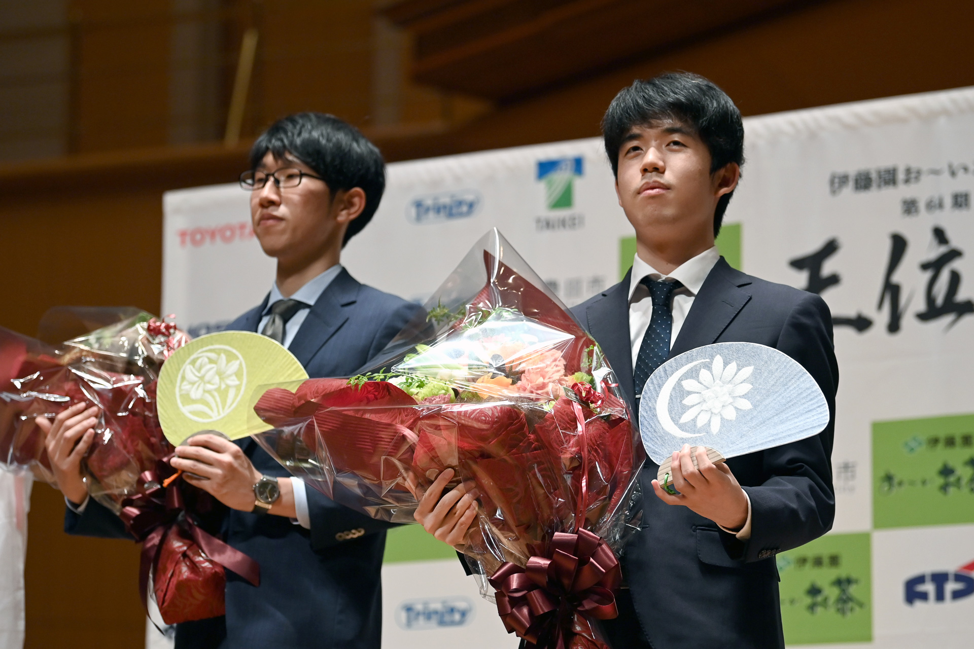 藤井八冠と渡辺九段も参加して決意表明などを行なう「前夜祭」（写真は昨年の様子）