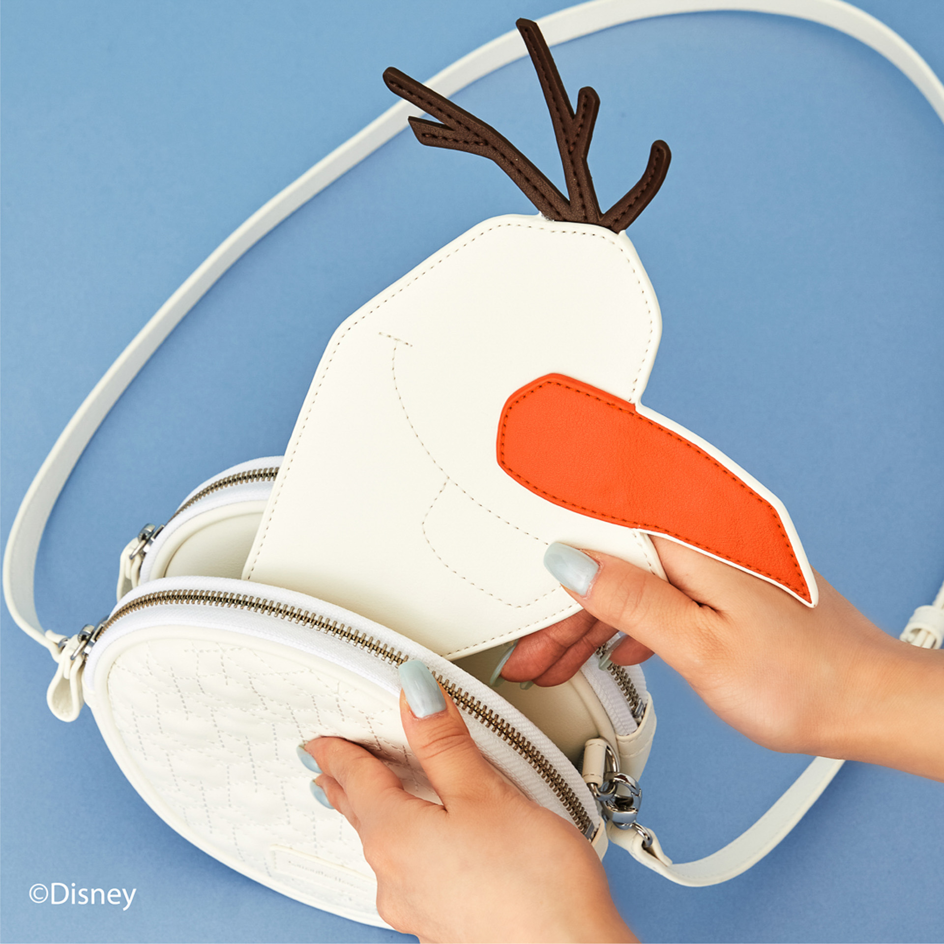 ポーチ付きで、つけたり入れたりアレンジできる