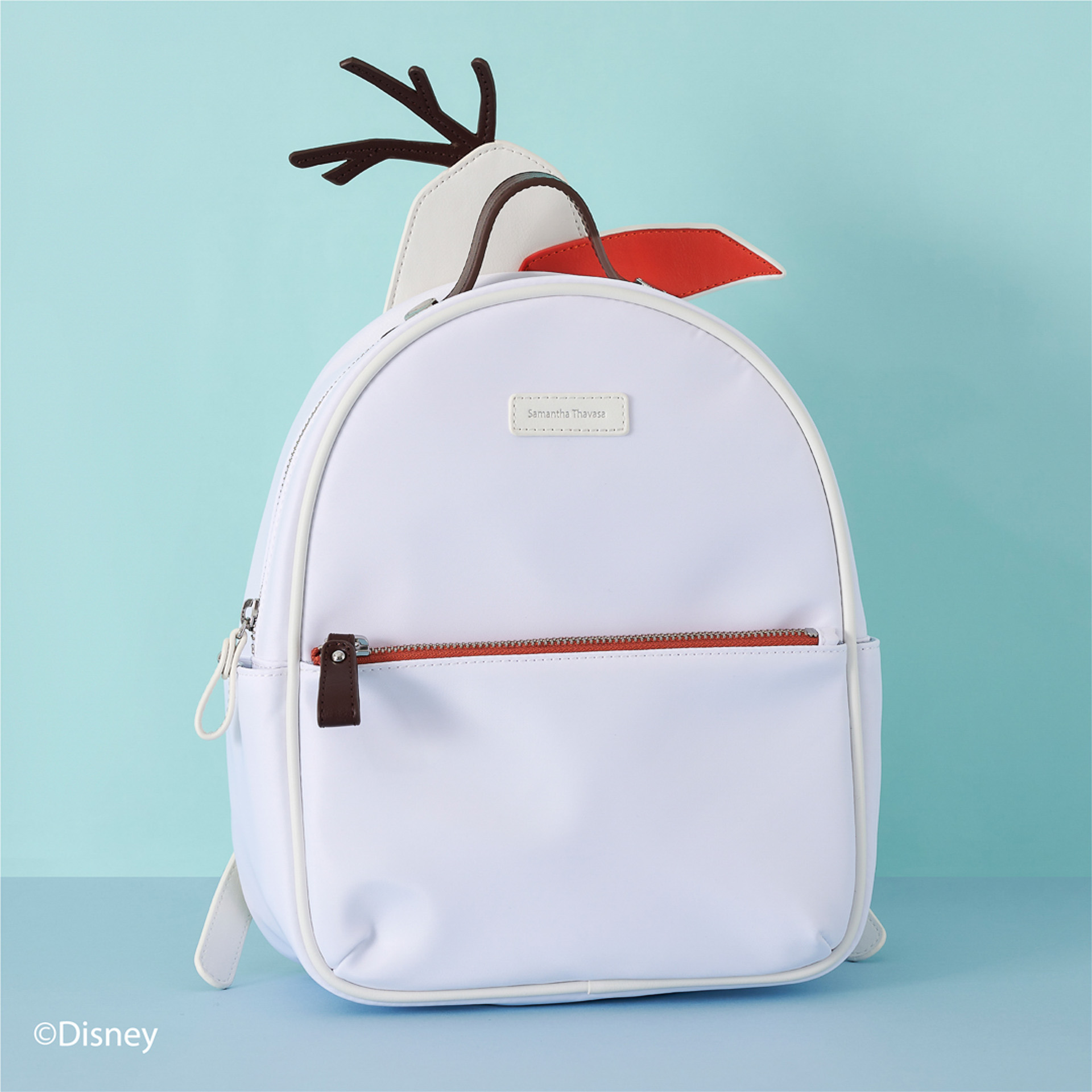 「リュック」は真っ白な×ブラウン×オレンジの配色がまさにオラフ