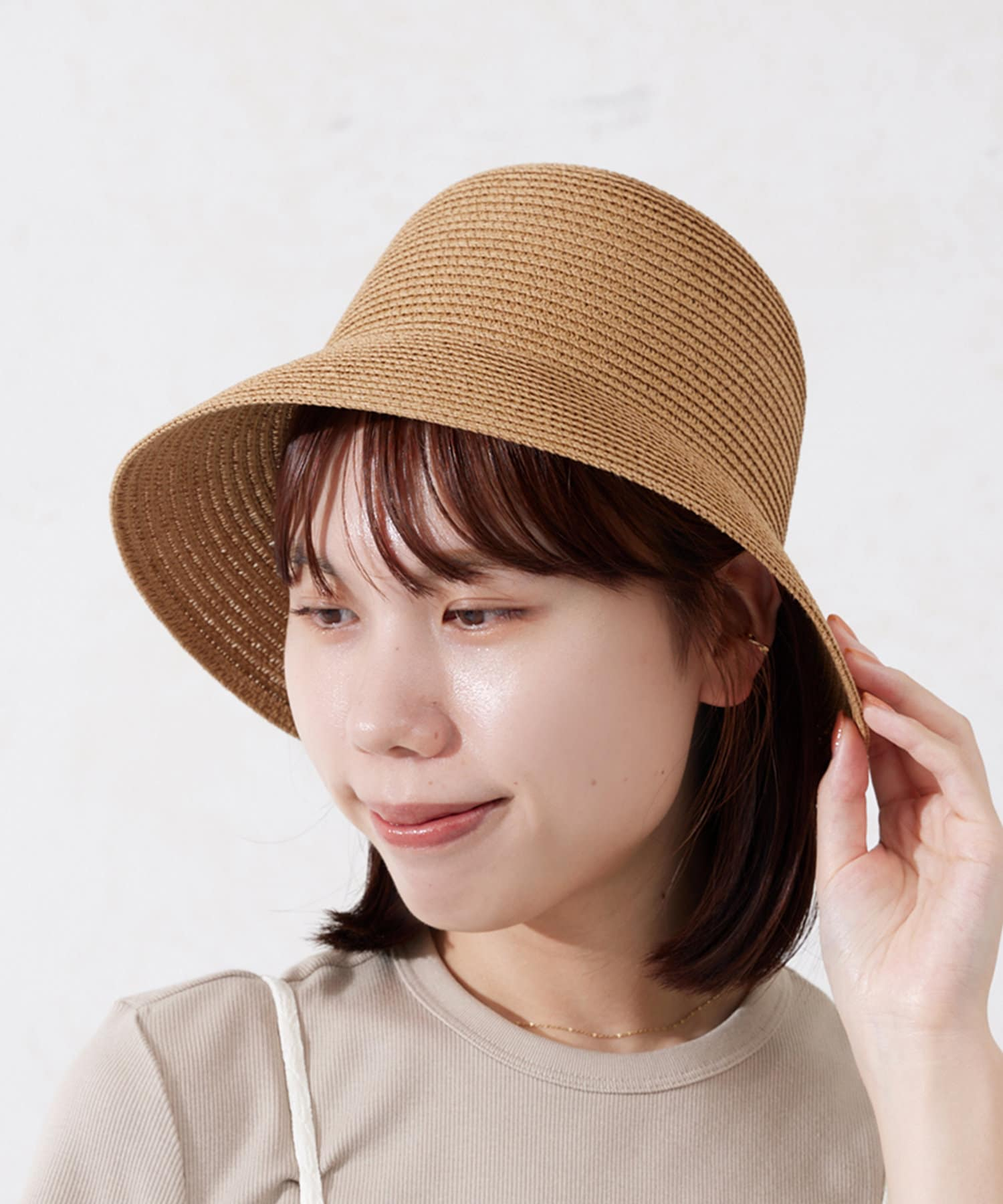 「ストローバケットハット」（880円）