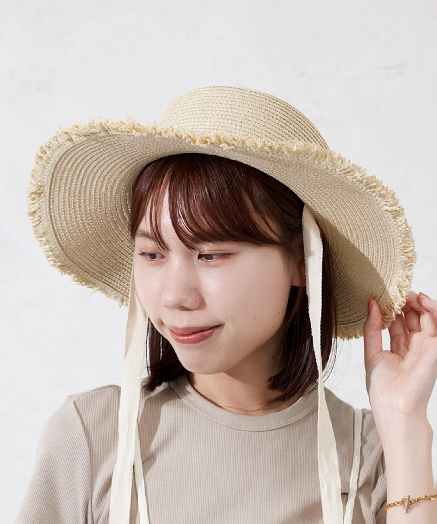 「テープ付きストローハット」（880円）