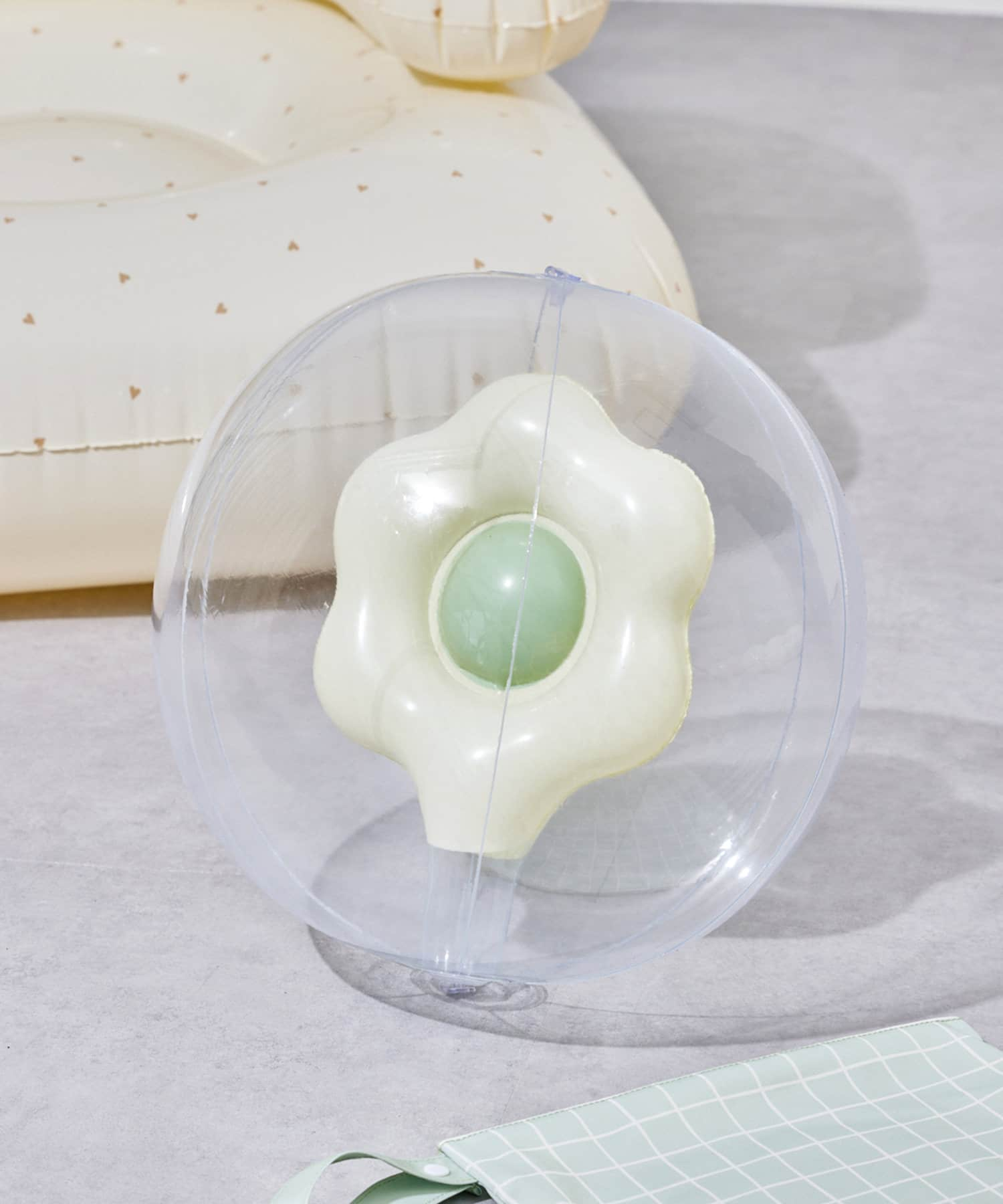 「ビーチボール」（330円）