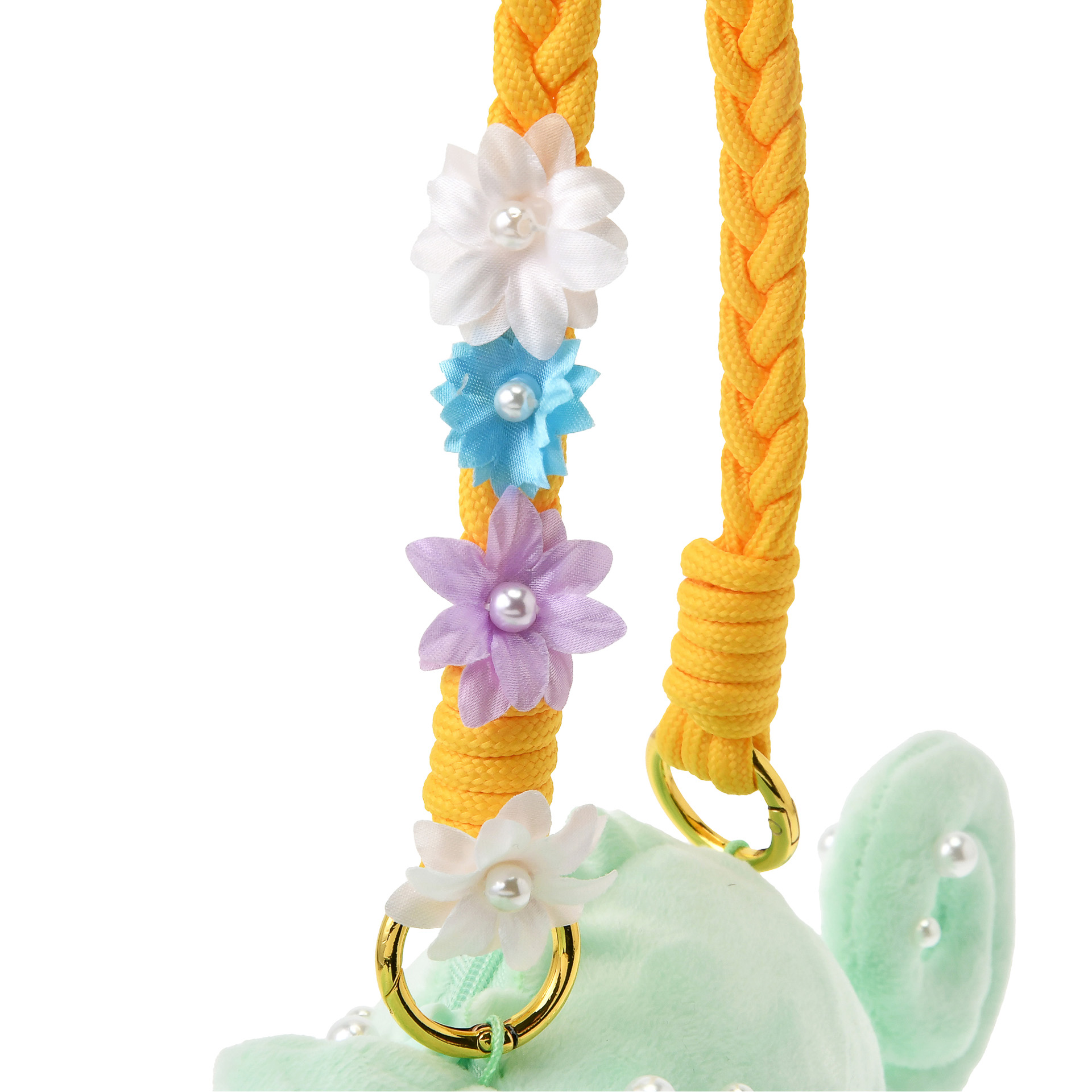 「ストラップ付きポーチ」（3900円）