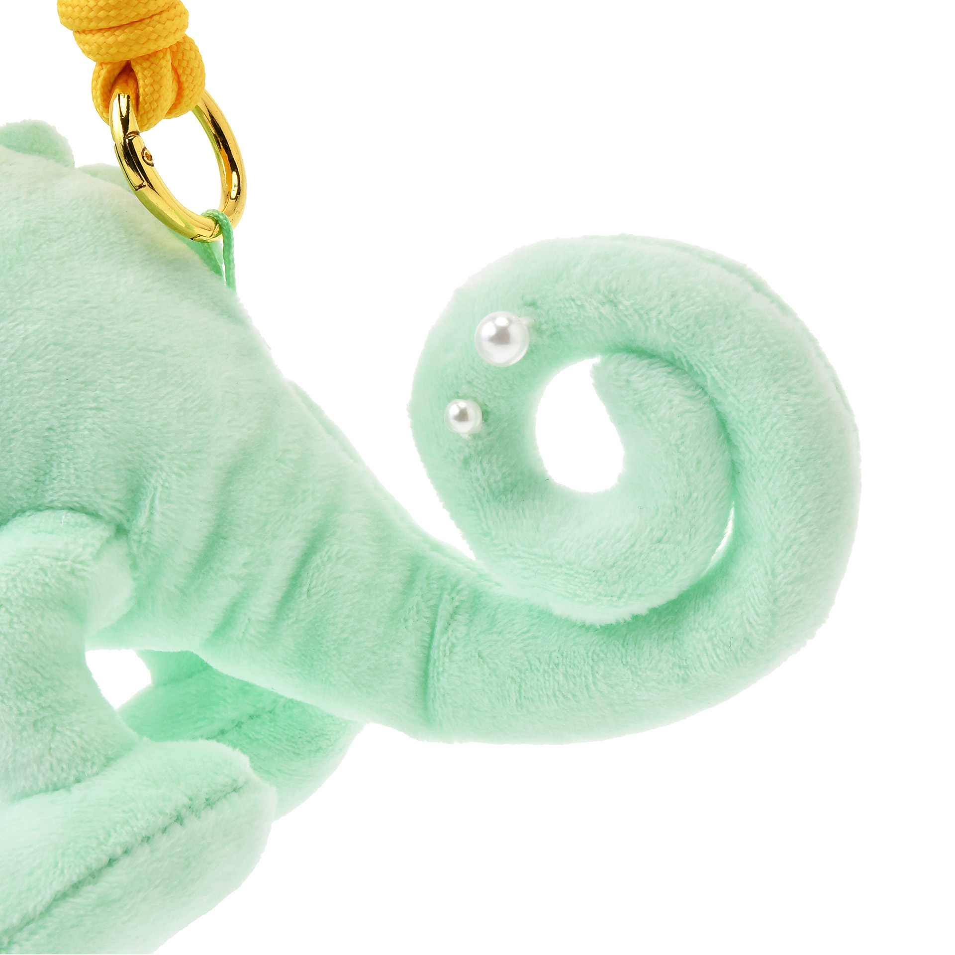 「ストラップ付きポーチ」（3900円）