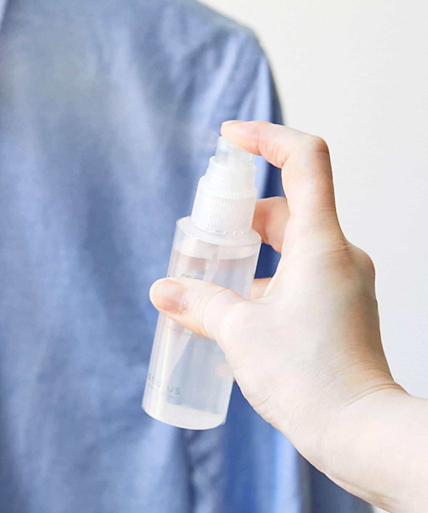 「《衣服にシュッとしてひんやり》クールシャツスプレー」（550円）