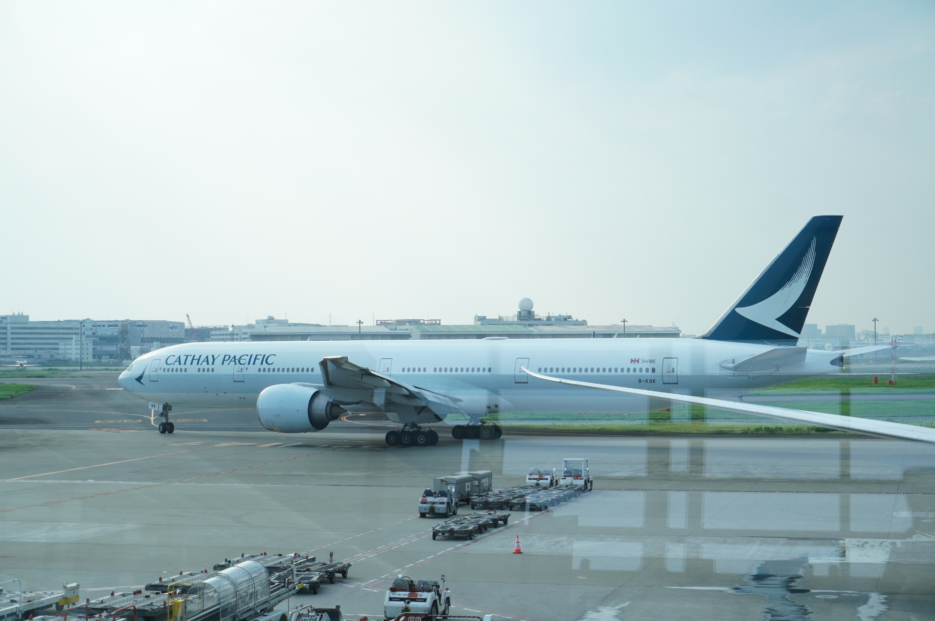 香港に向けて飛び立ったCX549便のボーイング 777-300ER型機