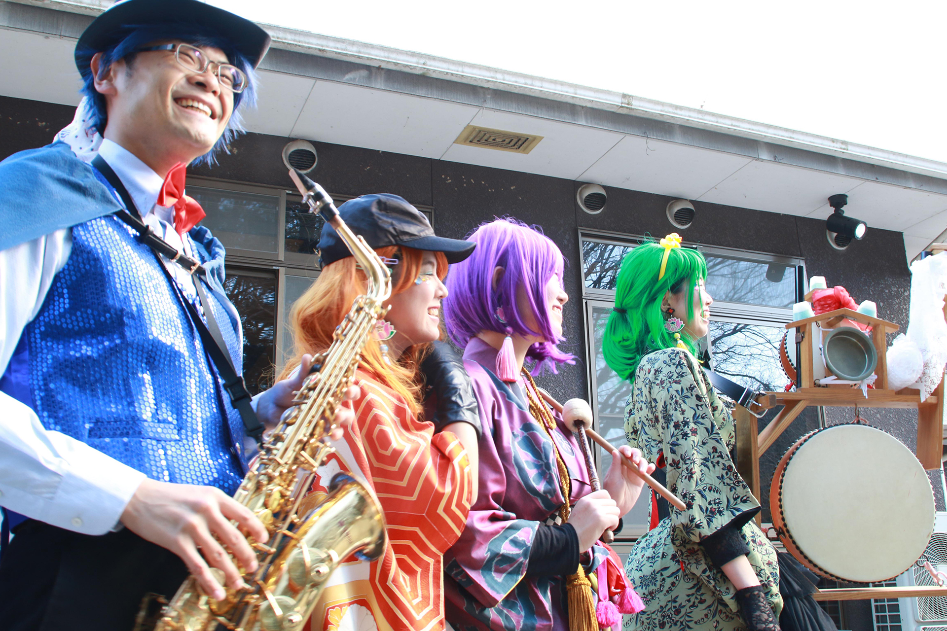 チンドン屋も結成