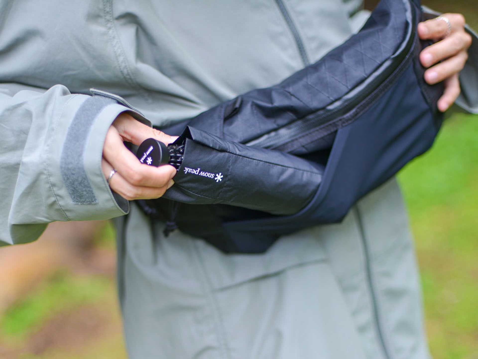 紫外線防止加工が施されていて日傘としても使える