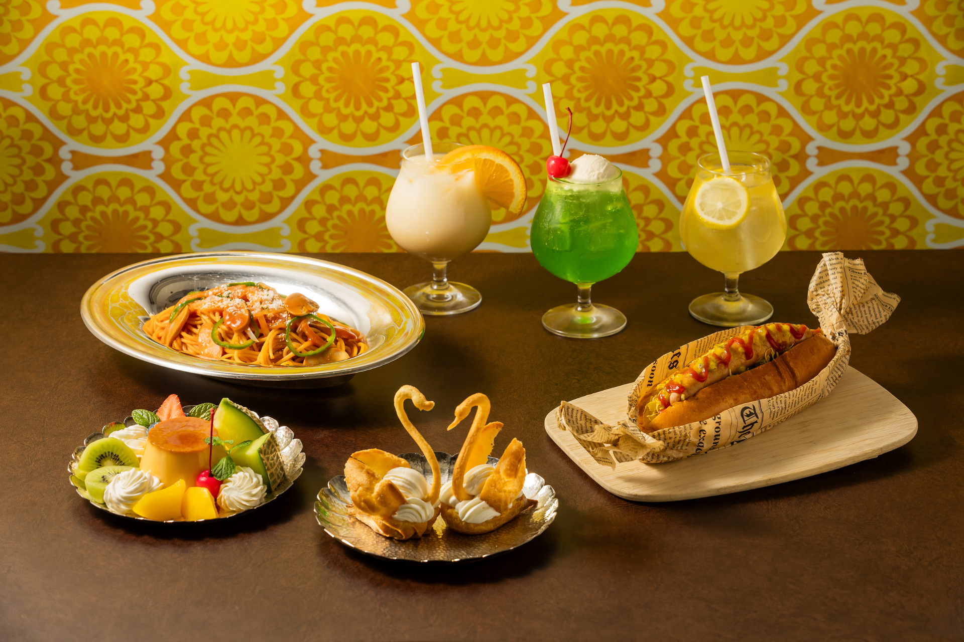 昭和レトロなフードやドリンクが登場