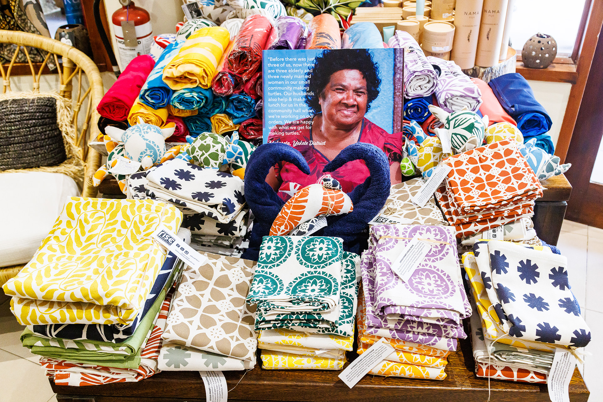 レセプション横にはフィジーのお土産を集めたショップ