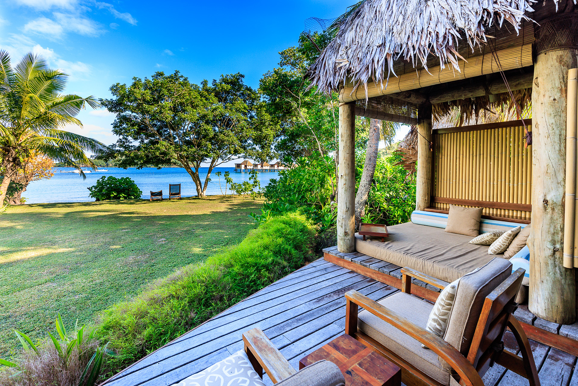 テラスからの眺め。ここからはまさにビーチフロント。虫除けスプレーも完備