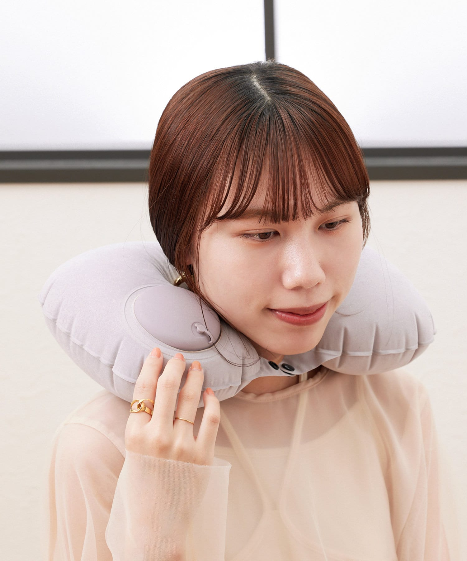 折りたたみネックピロー（550円）