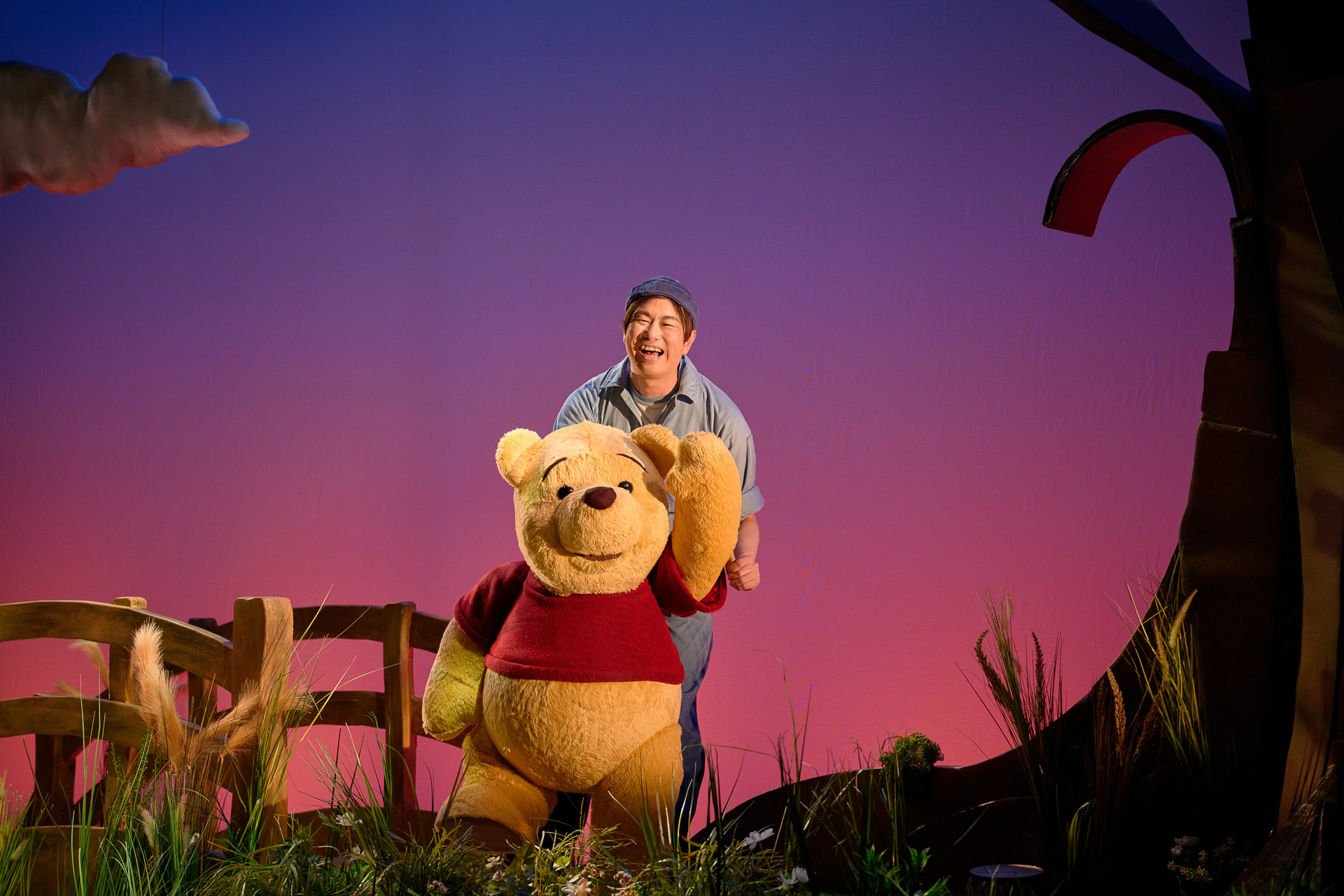 日本人キャストがパペットを操り物語を紡いでいく