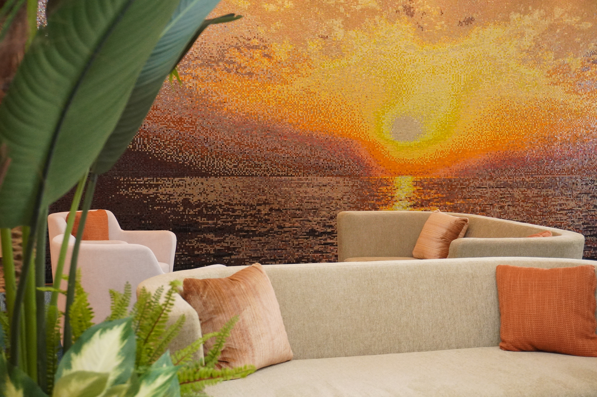 ロビーラウンジの奥にある「プレミアムラウンジ」。滞在中は自由にドリンクを楽しめる