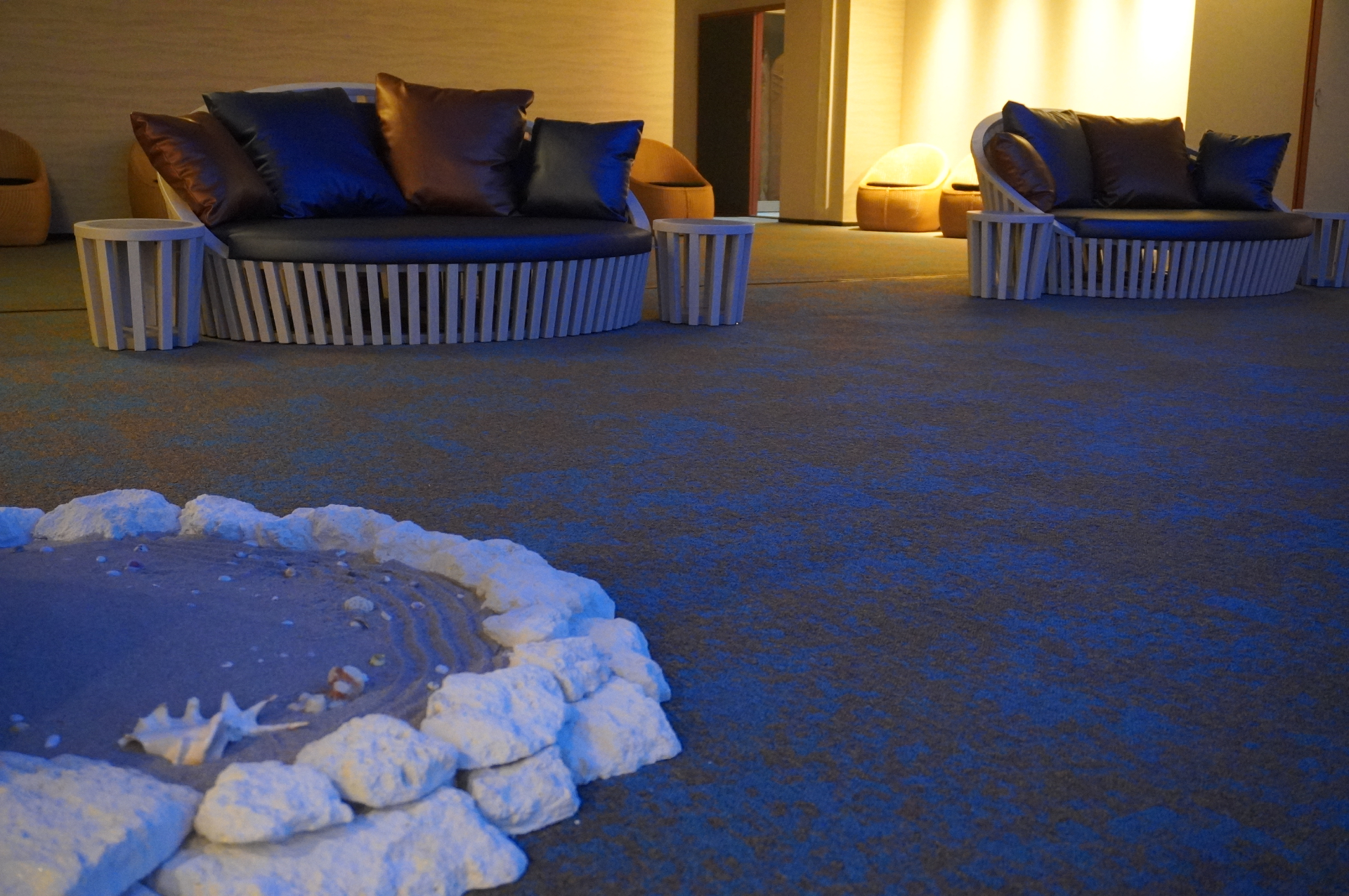 プロジェクター使って天井まて投影した海の世界。大人も子供も楽しめる