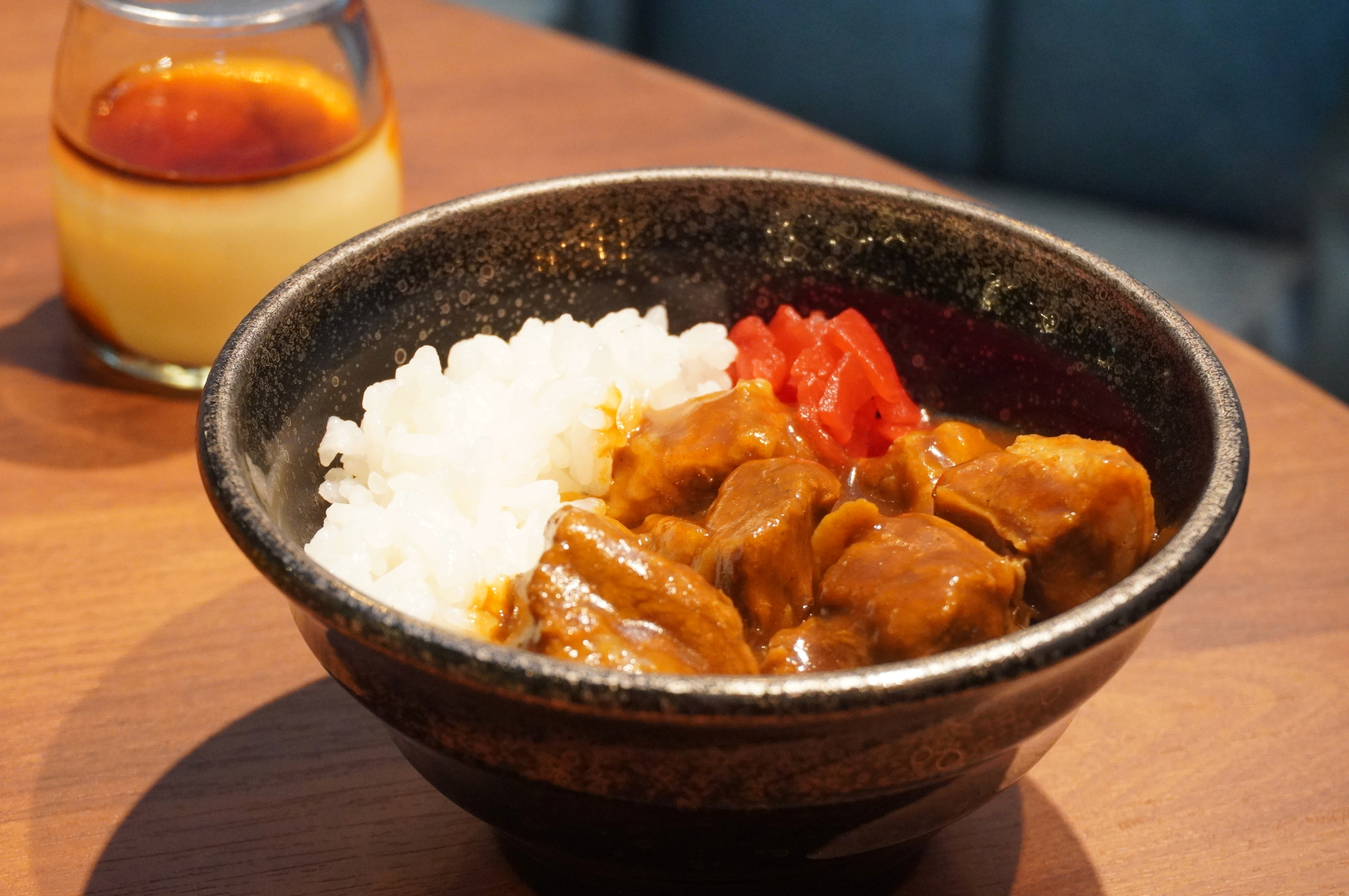 大江戸温泉物語の特製カレー。お肉たっぷり