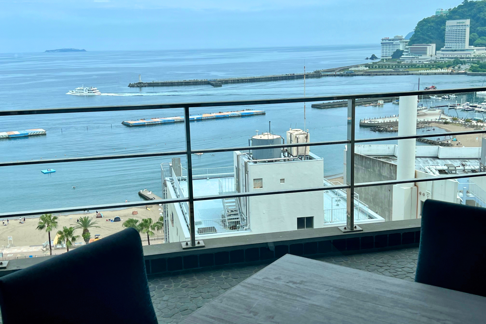 豪華客船をイメージしてリニューアルしたレストラン。夕朝バイキングを楽しめる