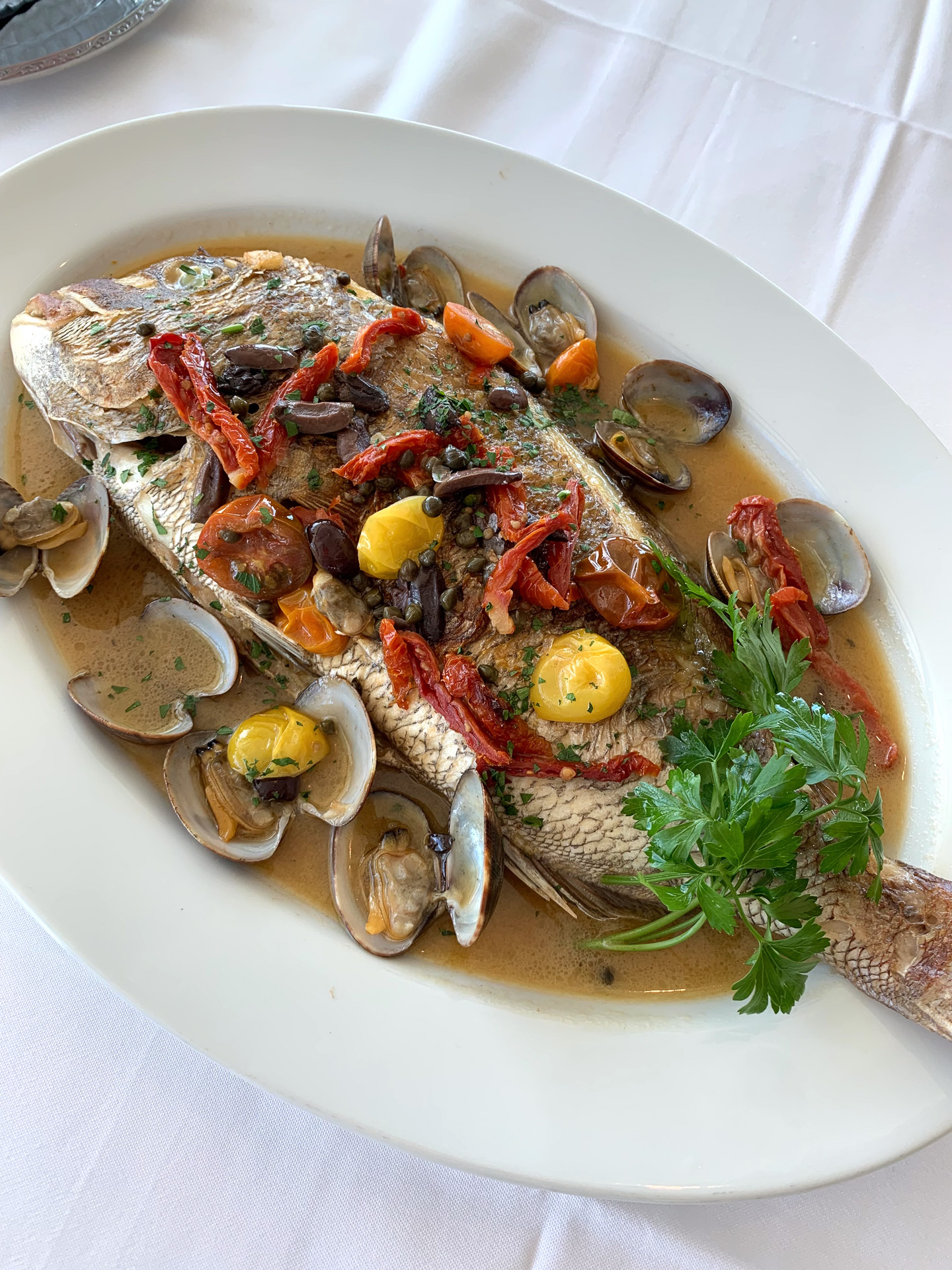 好きな魚を選んで好みの調理を注文できる