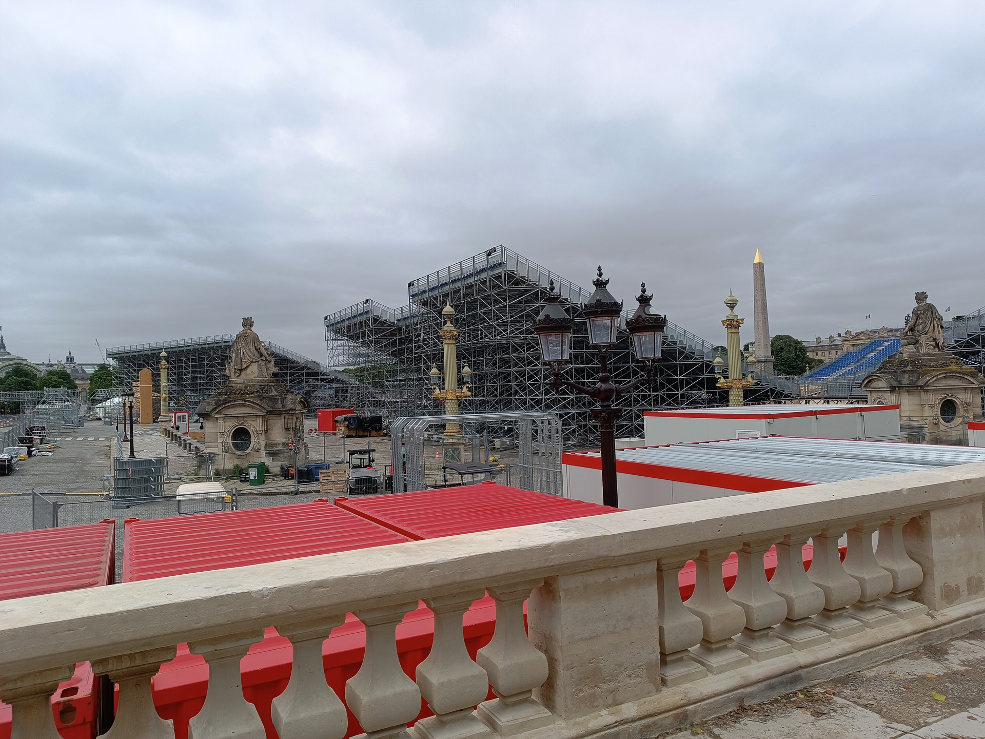 6月半ばのシャンゼリゼ、チュイルリー公園、グラン・プチパレ、トロカデロ、アンバリッドあたりの様子