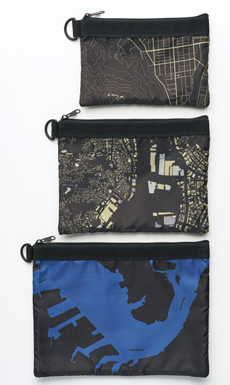 ストラップ付きの3連ポーチ