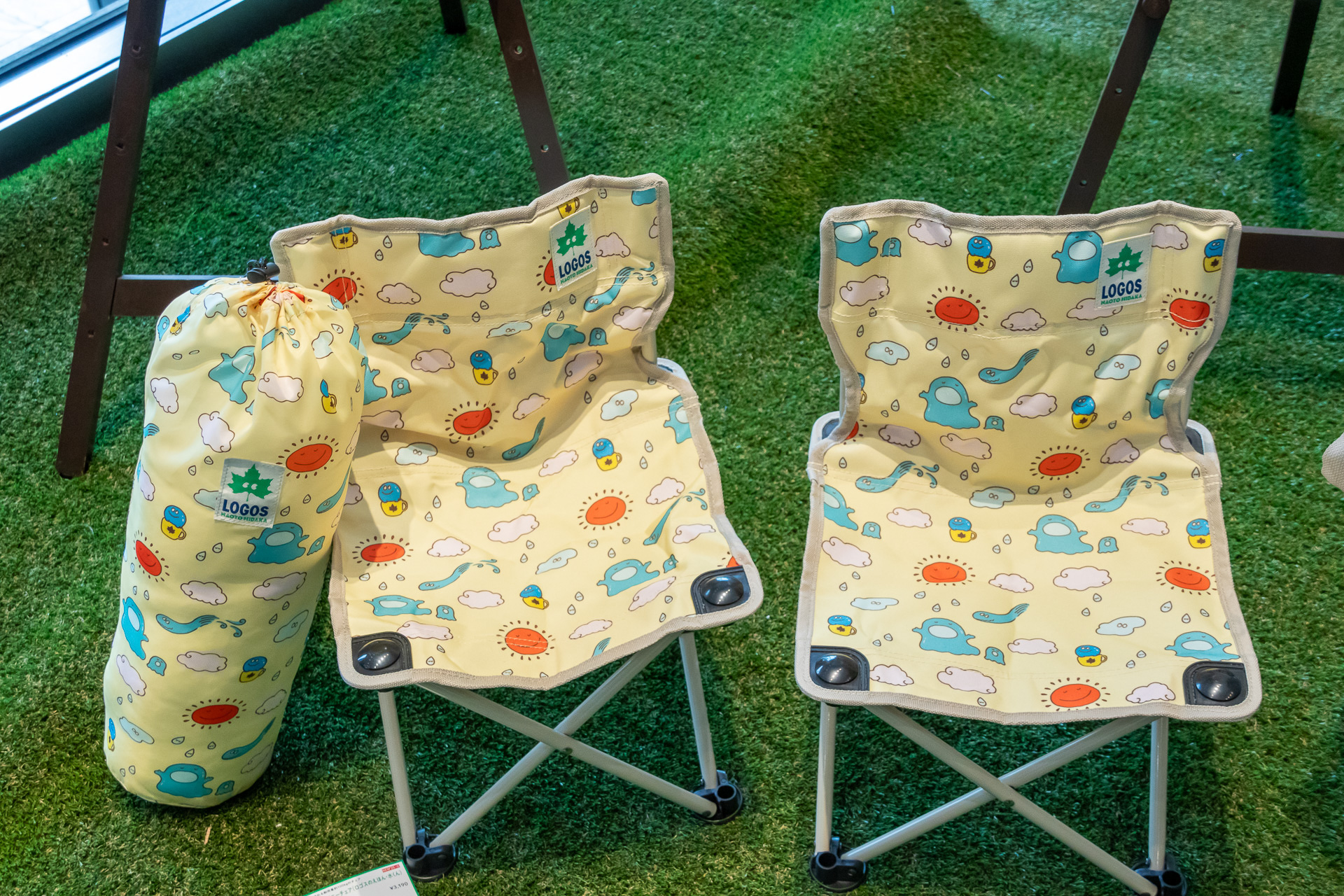 子供用のチェアやトートバッグ、シェードなどをラインアップ。絵本は2024年9月にスタートし、キャンプ用品は2025年3月6日から販売する予定