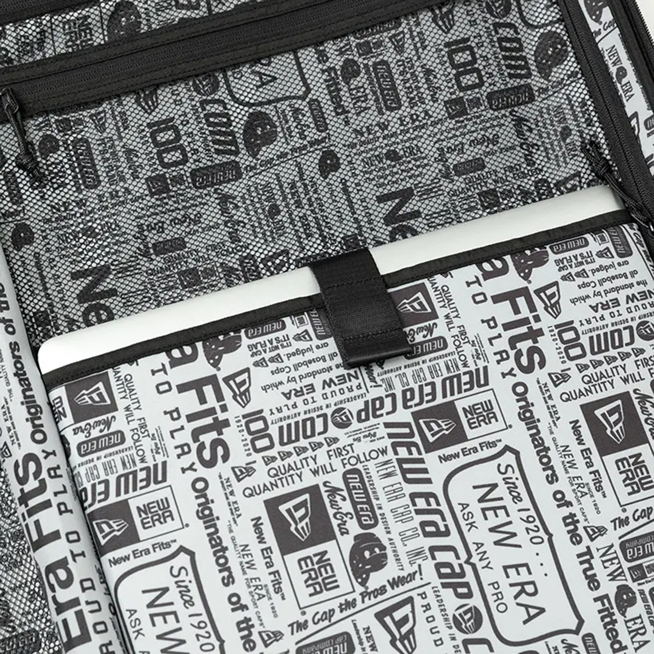 クッション付きのスロットインポケット