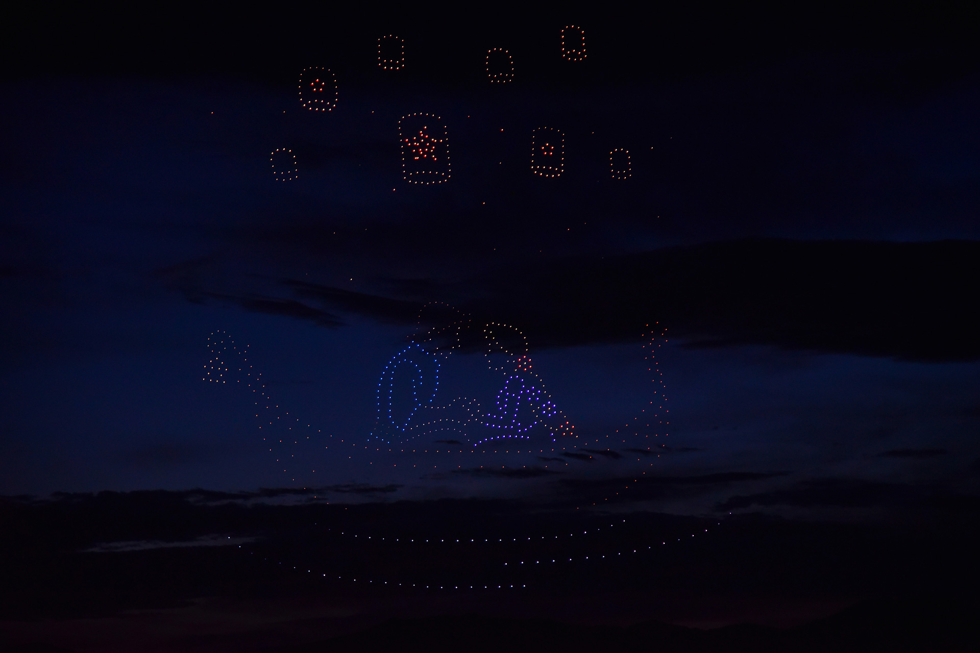 ラプンツェルとフリン・ライダーがボートに乗っている名シーンを再現