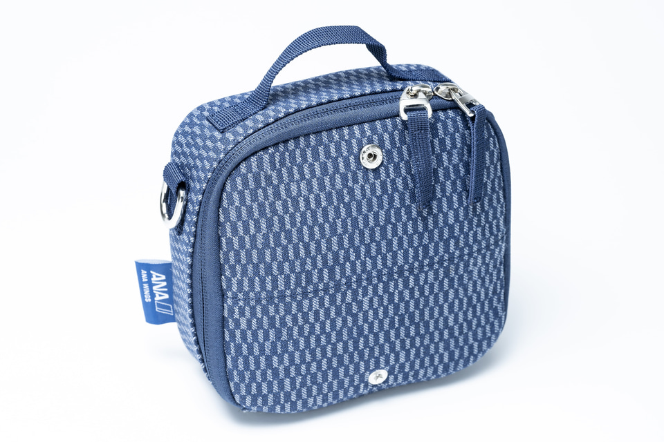 ANA、ボーイング 737-700のシートカバーを使ったバッグを数量