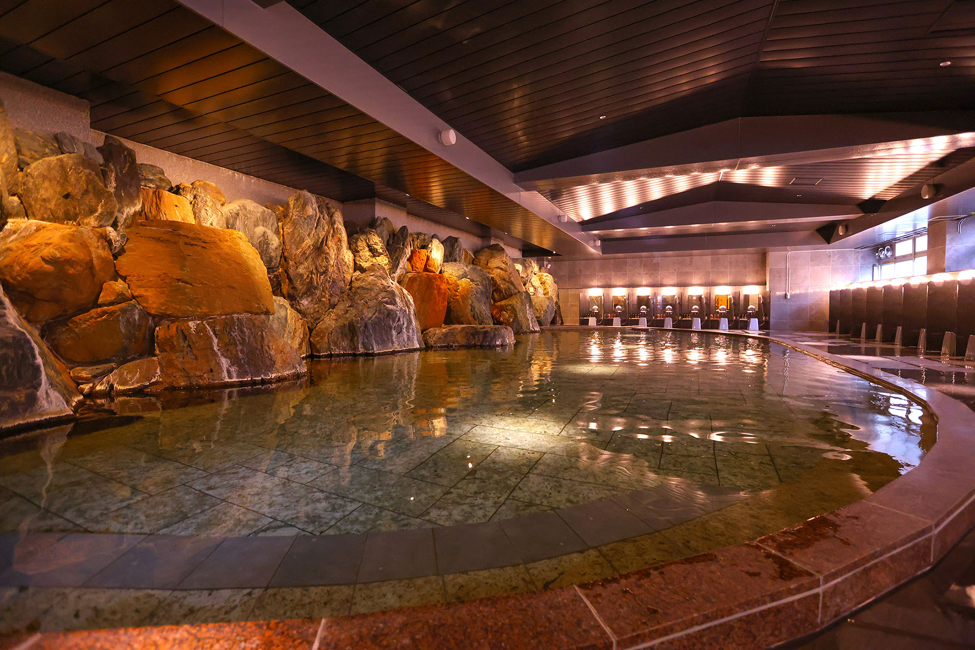 霧降の湯 岩風呂大浴場