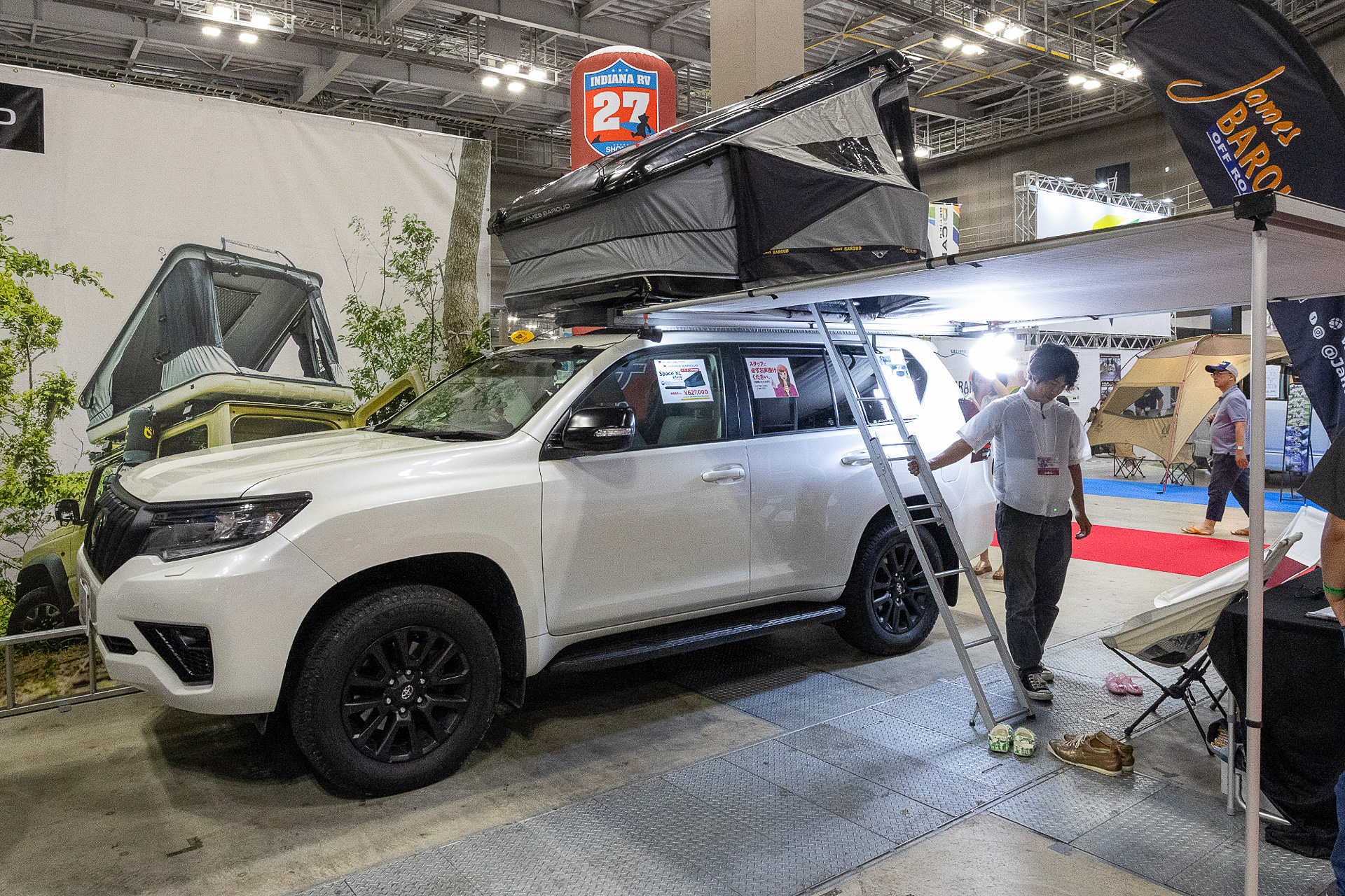 写真はポルトガルの「ジェームス・バロウド」という世界的に人気のルーフテントメーカーのシリーズ