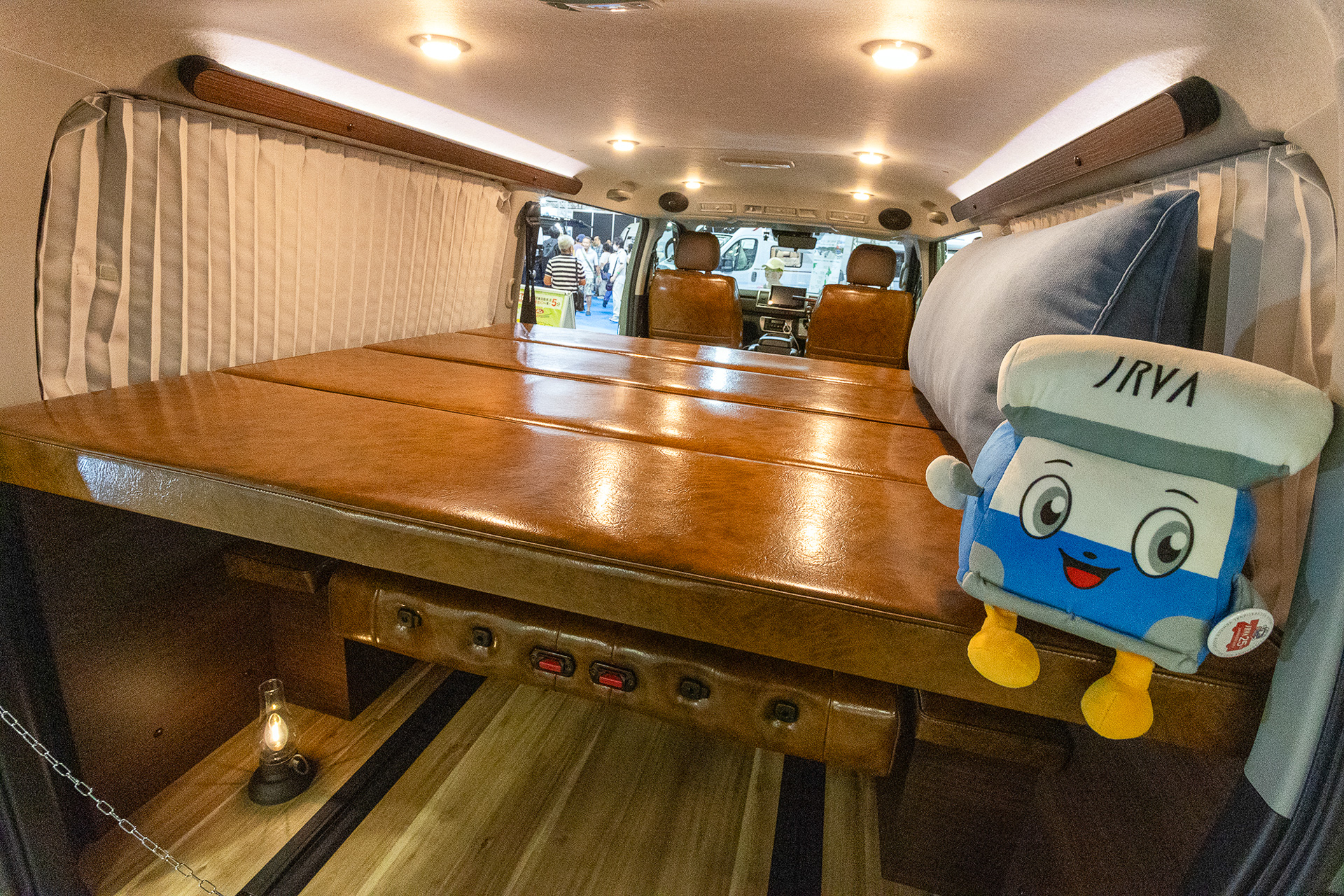 上段ベッドのサイズは1450×1450mmと大人は厳しいが子供なら使えそうだ