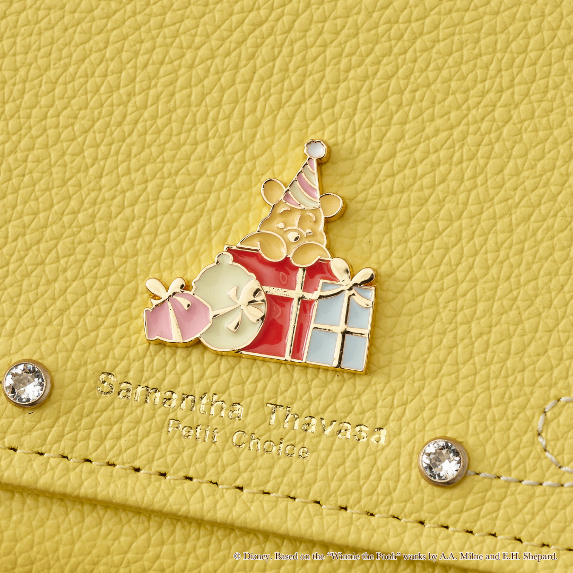 金具デザインはボックスから顔を出すプーさんだ