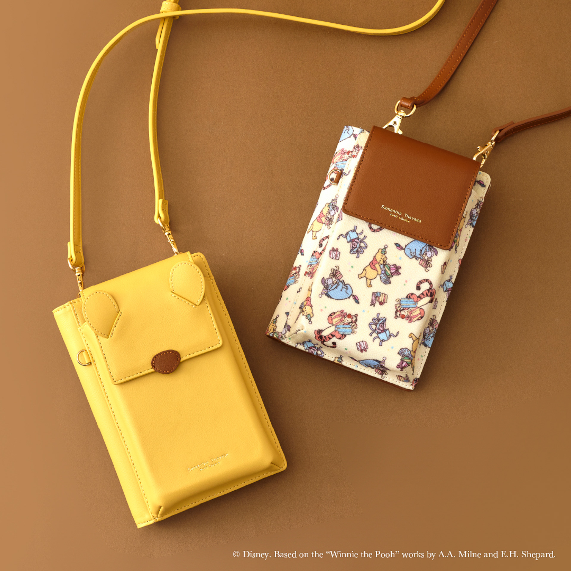 「スマホショルダー」（各1万8700円）