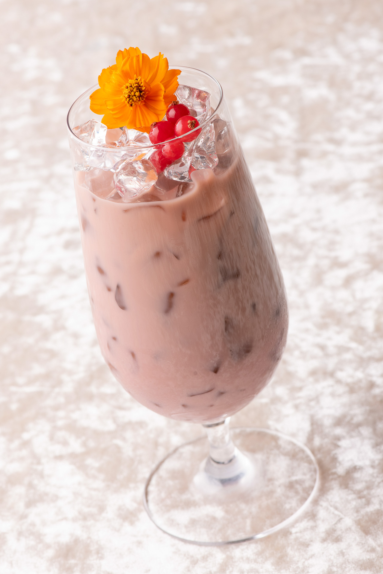 「“ダッフィー＆フレンズの フォールズ・サウンド・インビテーション” スペシャルドリンク」（1500円）