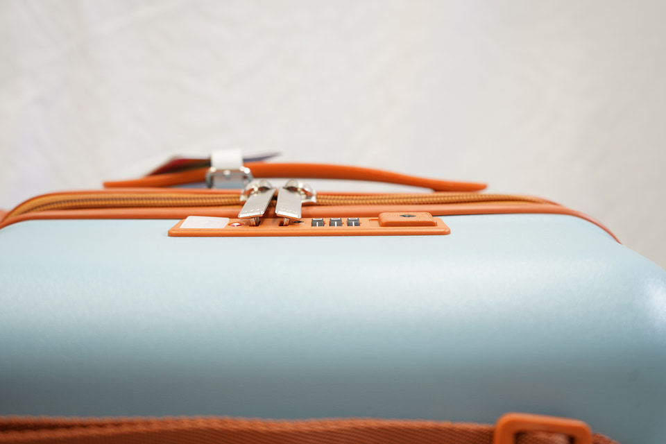 HAPIRIDE　Nippers 子供が乗れるスーツケース 機内持込 MINI Amazon | [HAPIRIDE] Nippers 子供が乗れるスーツケース 機内